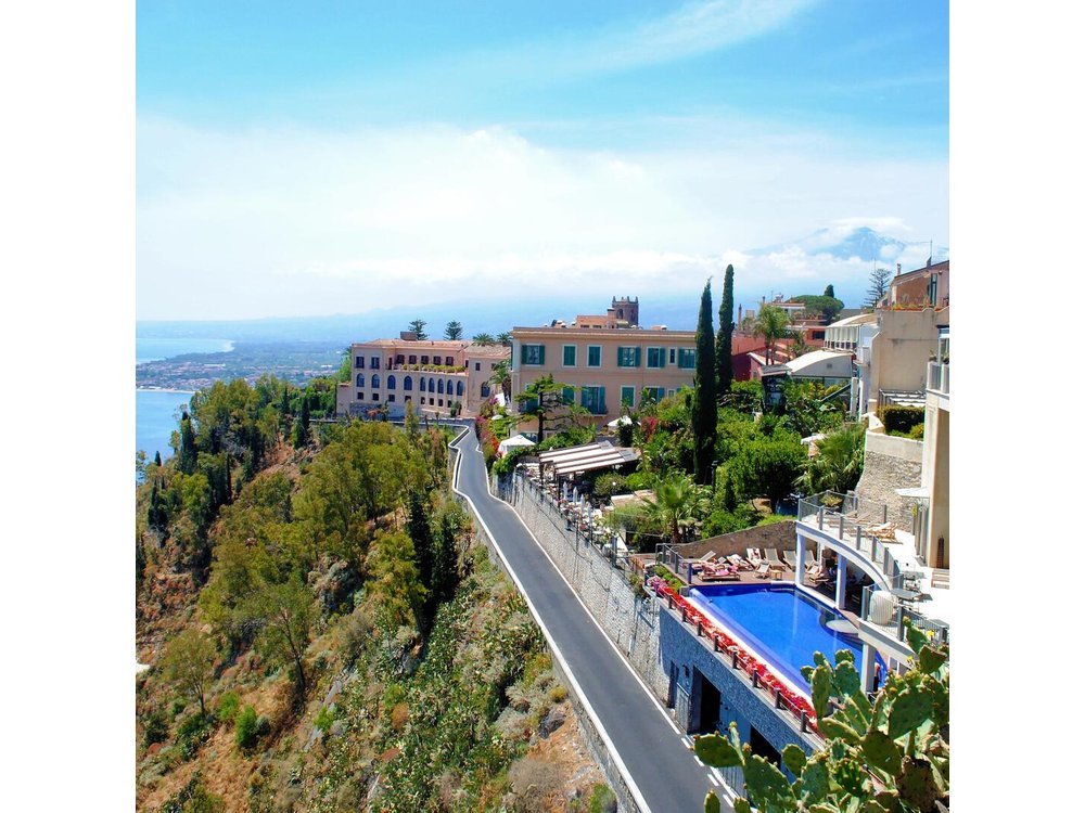 From Syracuse: Private Taormina and Castelmola tour with lunch