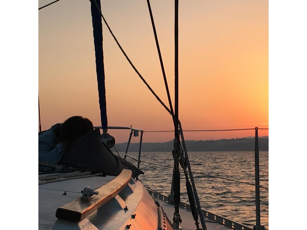 Lisbon Sunset Sailing Tour with White or Rosé Wine and Snacks