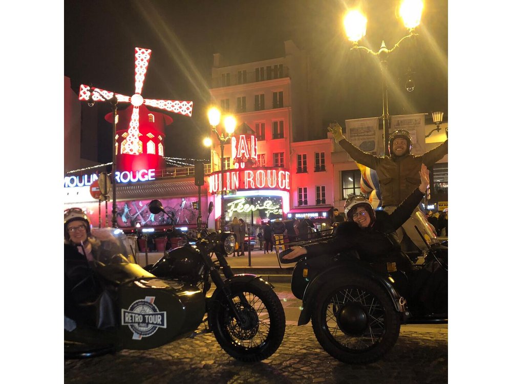 Paris Romantic & Private Tour By Night on a Sidecar Ural