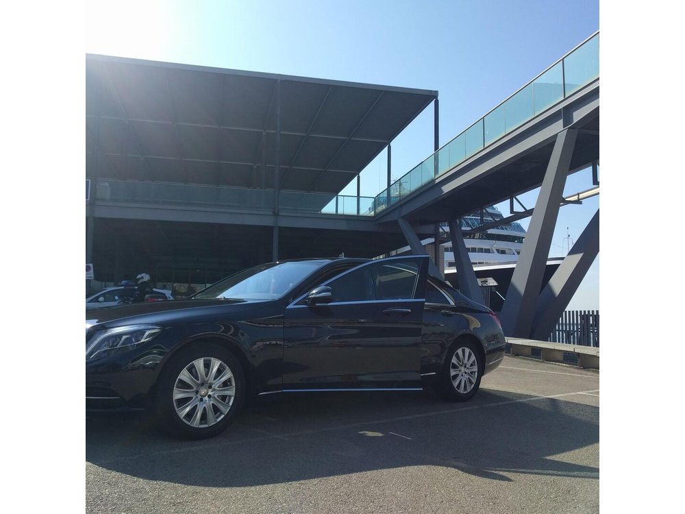 Barcelona Highlights Private Tour in a chauffeured Mercedes-Benz