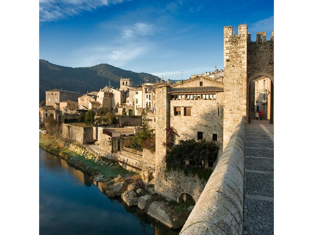 Private Girona and Besalu, Jewish History tour from Barcelona