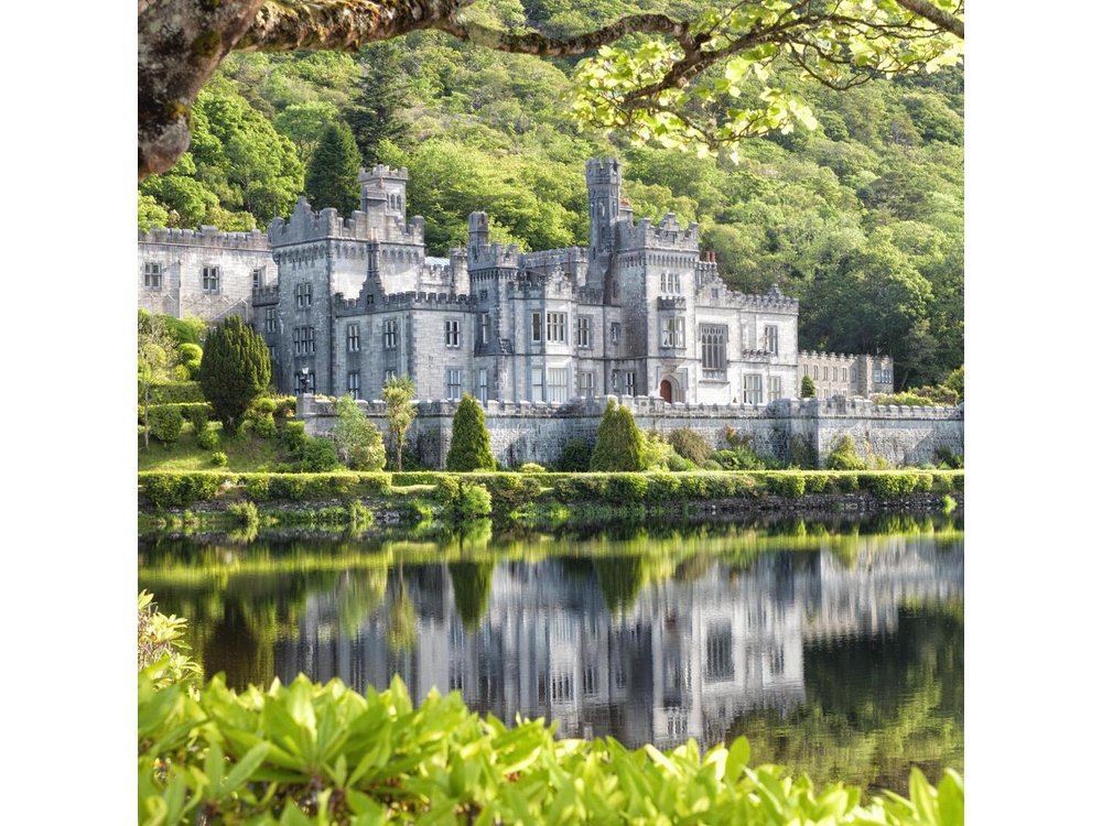 Connemara Day Trip Including Leenane Village and Kylemore Abbey from Galway