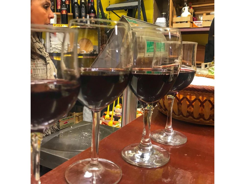 Evening Flavors of Naples: Private Food Tour and Wine Tasting