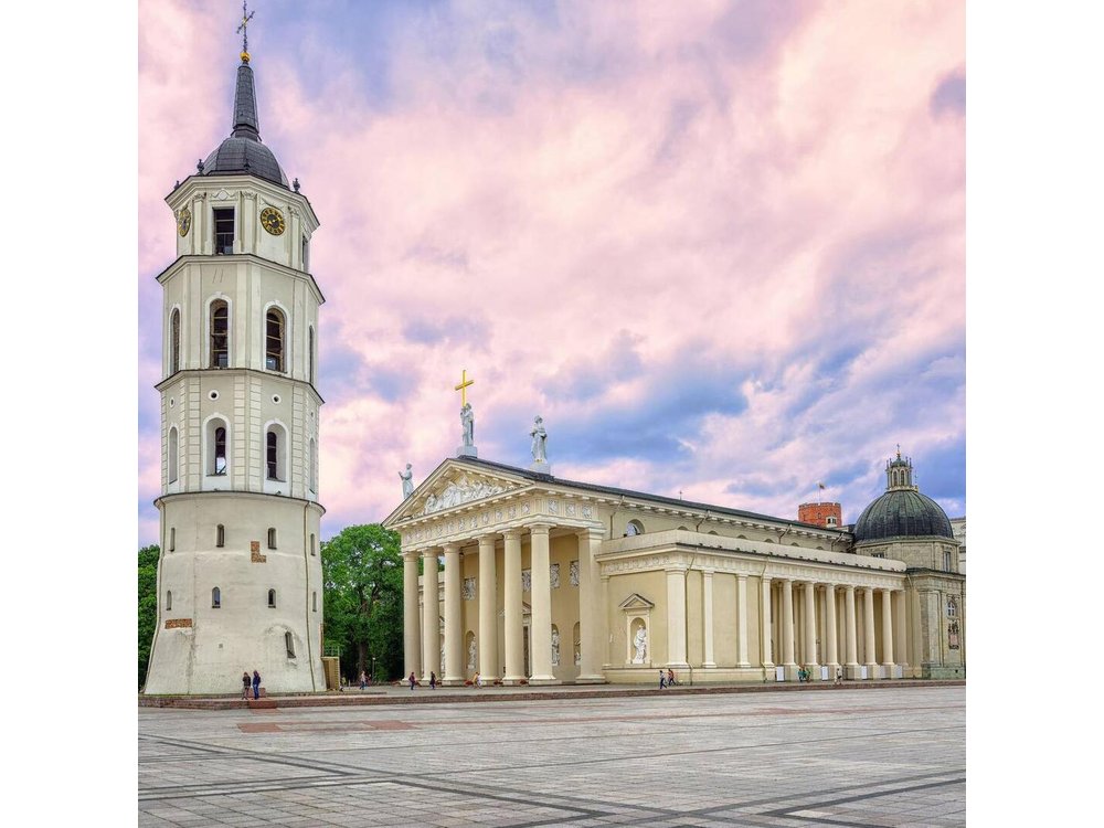 Vilnius-Riga Sightseeing Tour Bus