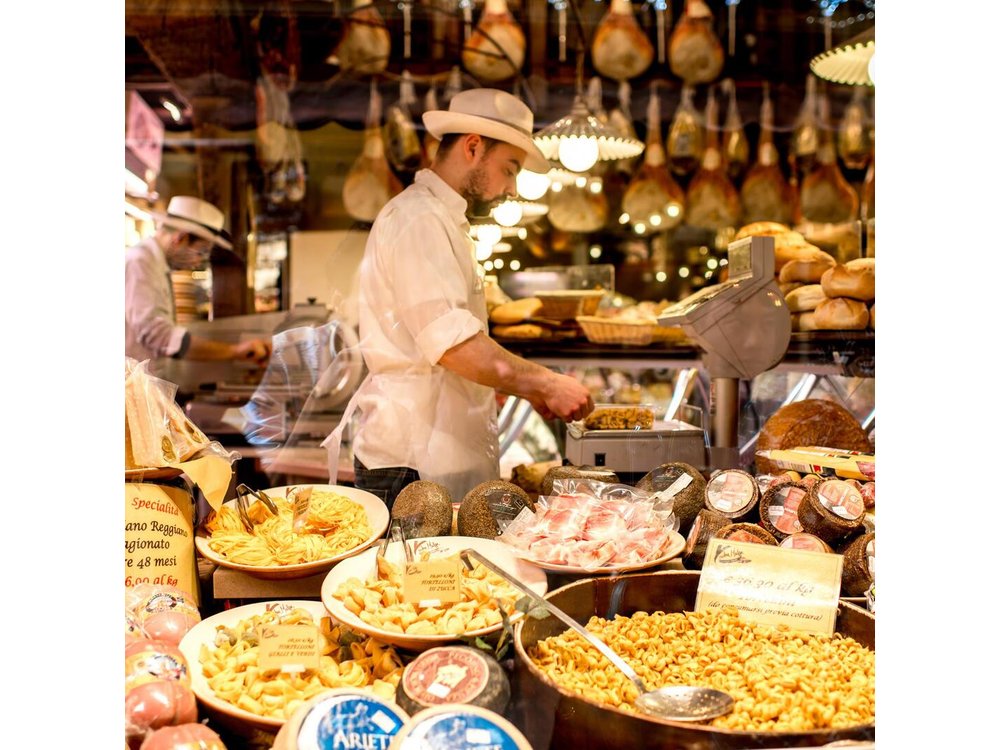 Bologna Private Food Tour with a Local Foodie: Bologna's Tastiest Treats