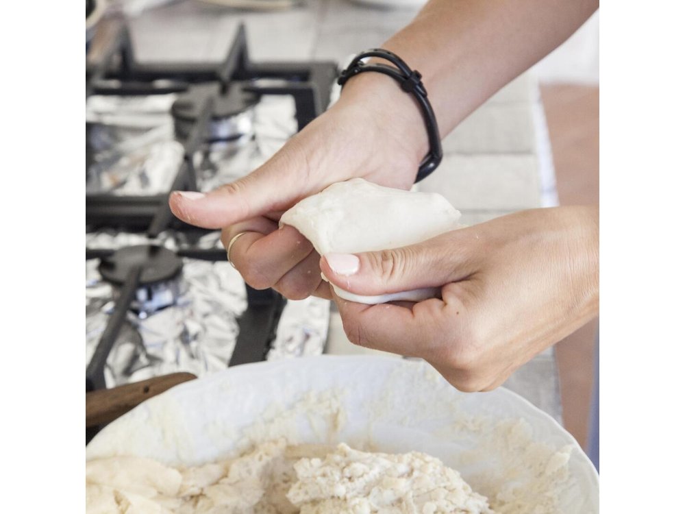 Private Pizza & Tiramisu Class at a local's home with tasting in Bologna