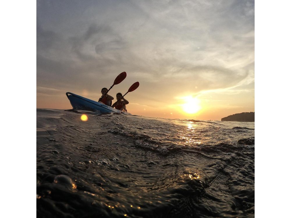 Kayak tour in Pula to Valley of Tears/free drinks+photos included