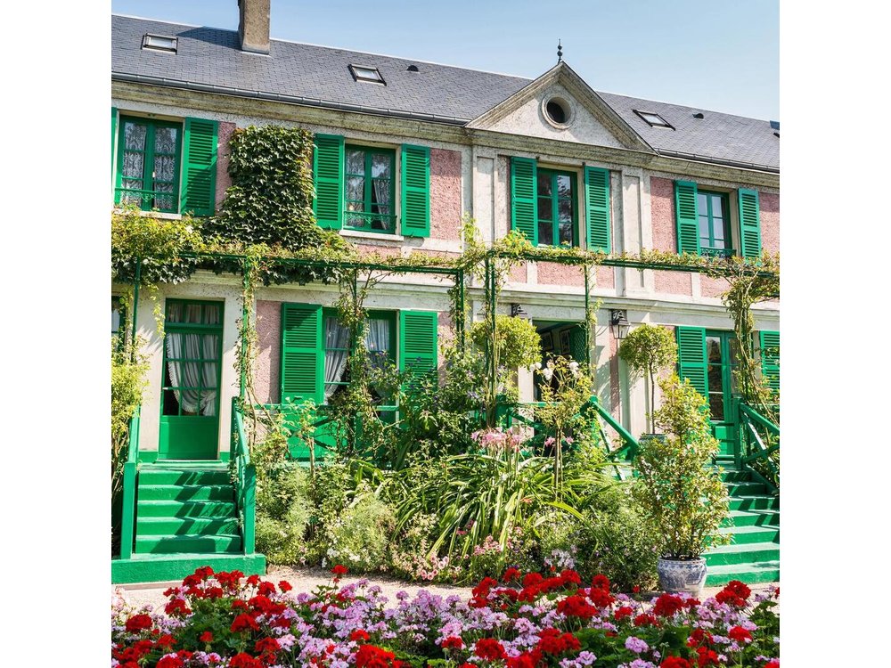 Versailles Timed Entrance Ticket and Giverny Small Group Day Trip from Paris