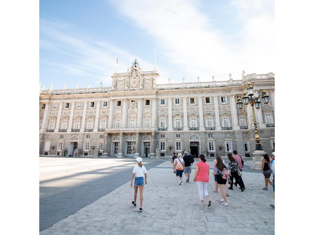 Madrid: Royal Palace Expert Guided Tour with Optional Tapas