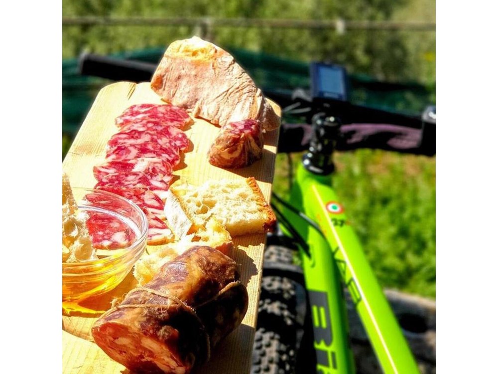 E-Bike Food and Wine Tour in the Sorrento Peninsula