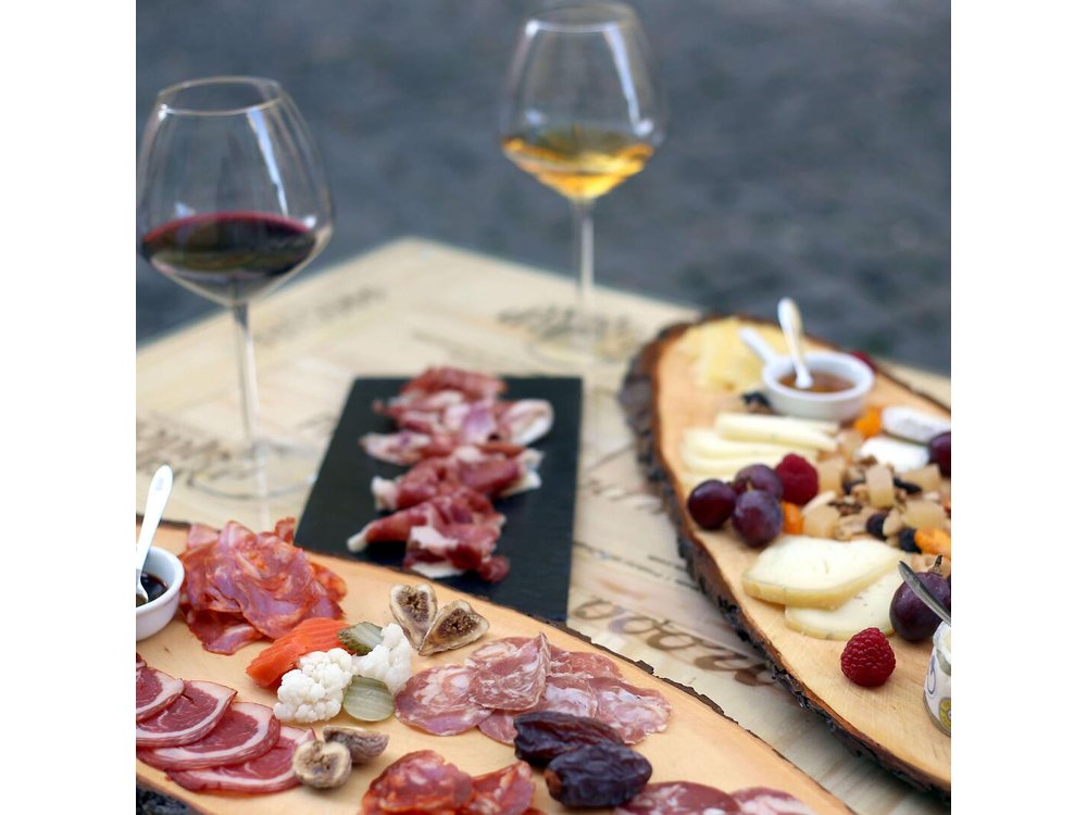 Private Lisbon Tour with Premium Portuguese Wine and Tapas Tasting