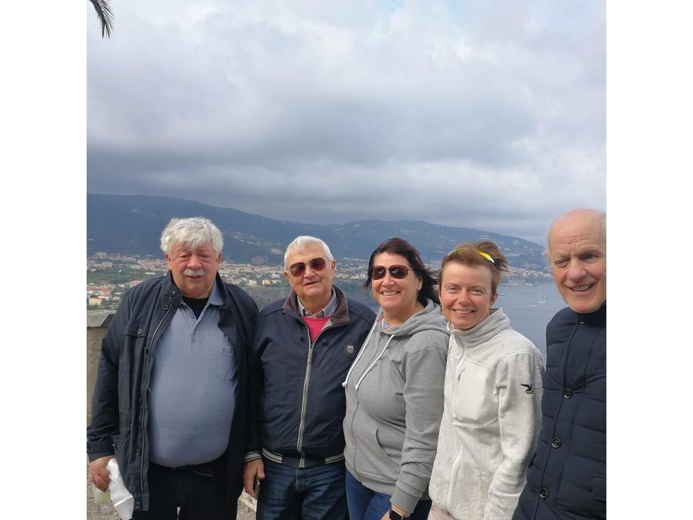Group tour from Naples to Sorrento /Positano/Amalfi .