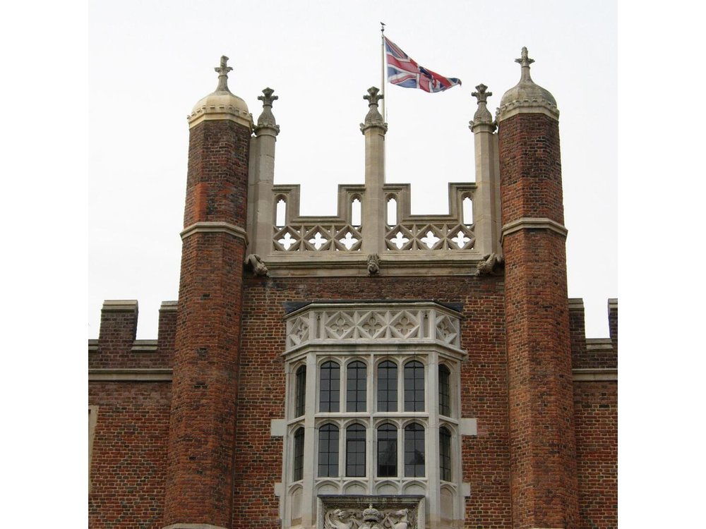 Hampton Court Palace private tour from London