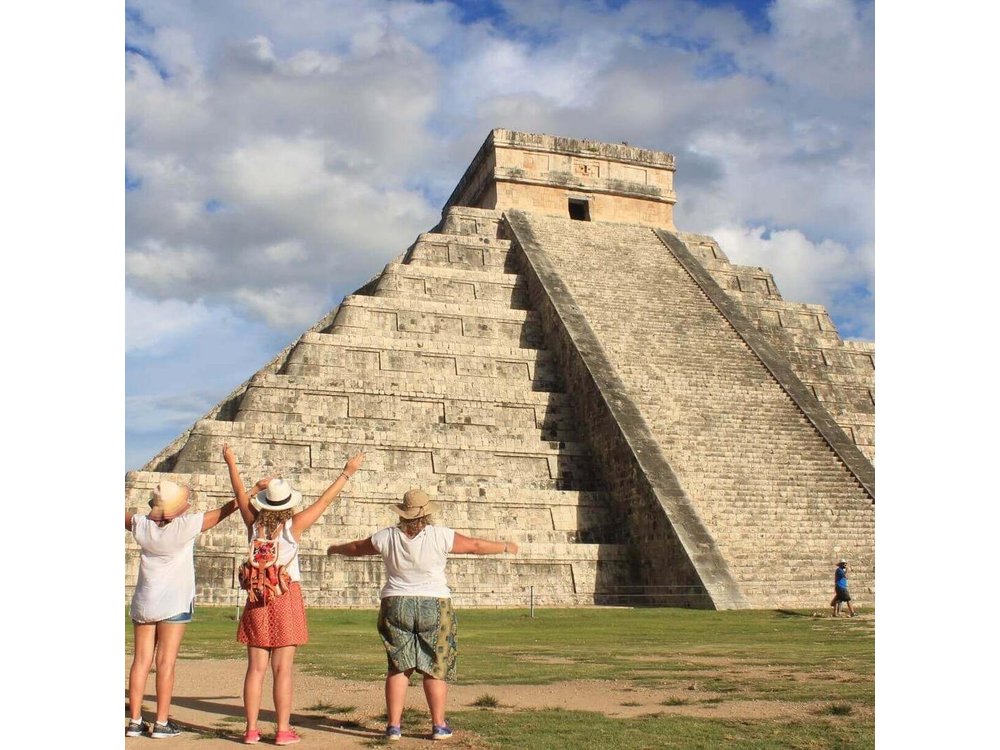 Chichen Itza Tour: Valladolid & Cenote Adventure with Buffet