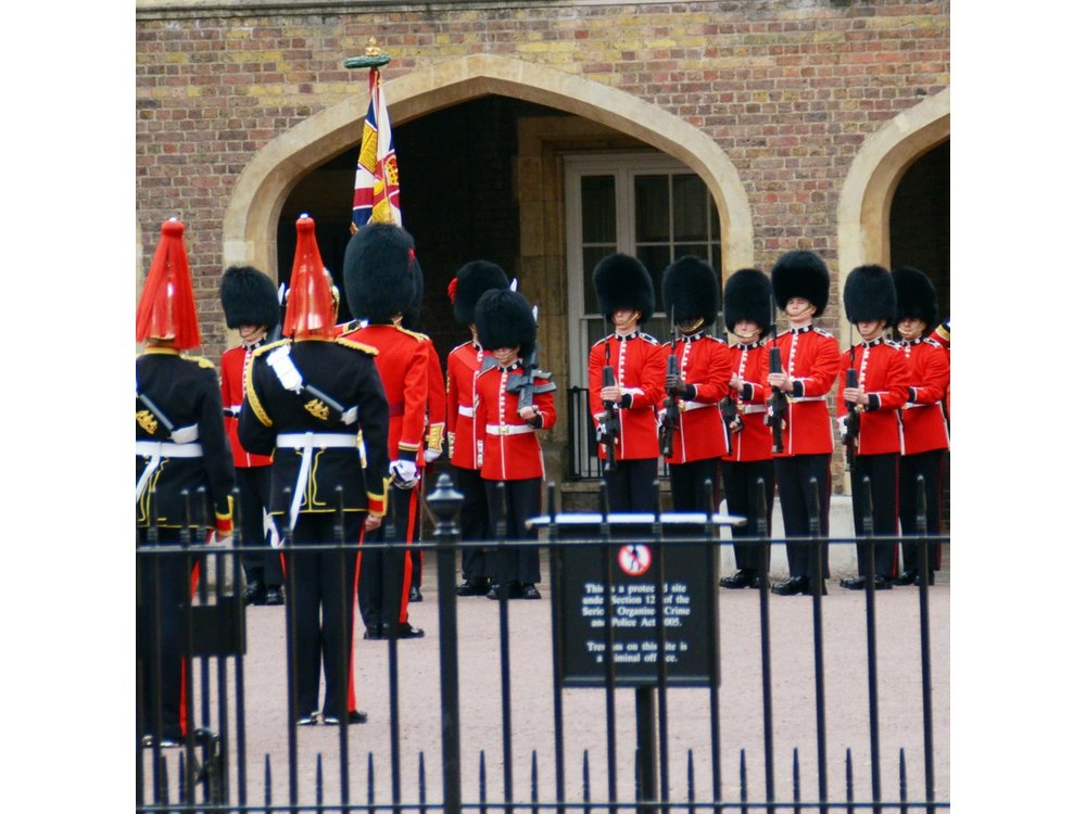 Royal London And Changing of Guard - Very Small Group Tour