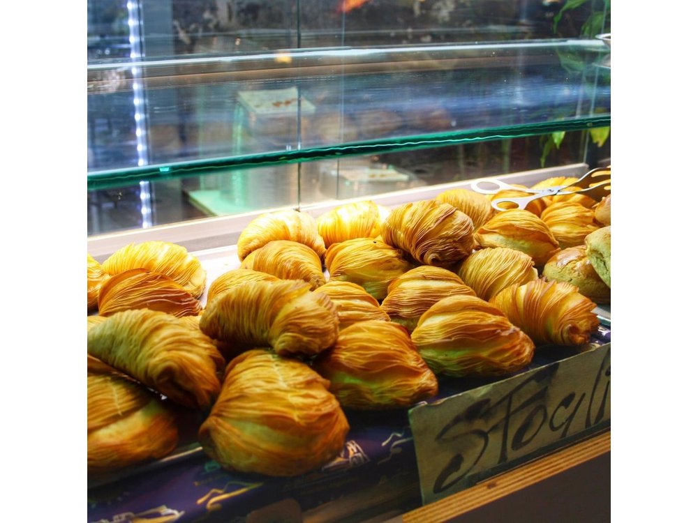 Naples Street Food Tour & City Center Siteseeing with Local Guide