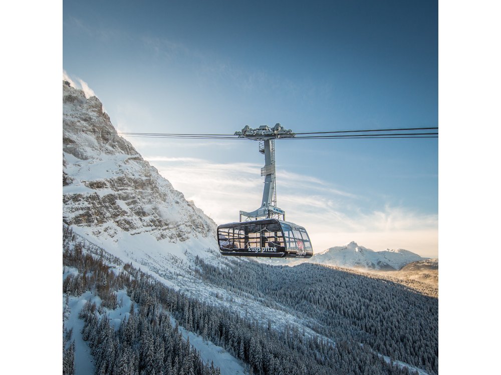 Private: Mount ZUGSPITZE & SNOW Much More - Deluxe Tour from Munich