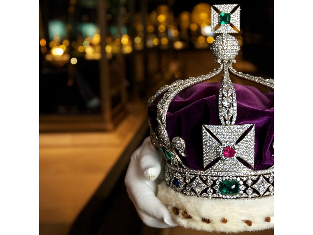 Crown Jewels of London Tour with River Cruise