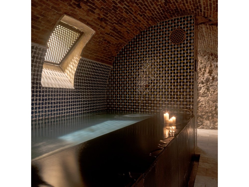 Arabian Baths and 15 min massage at Madrid's Hammam Al Ándalus
