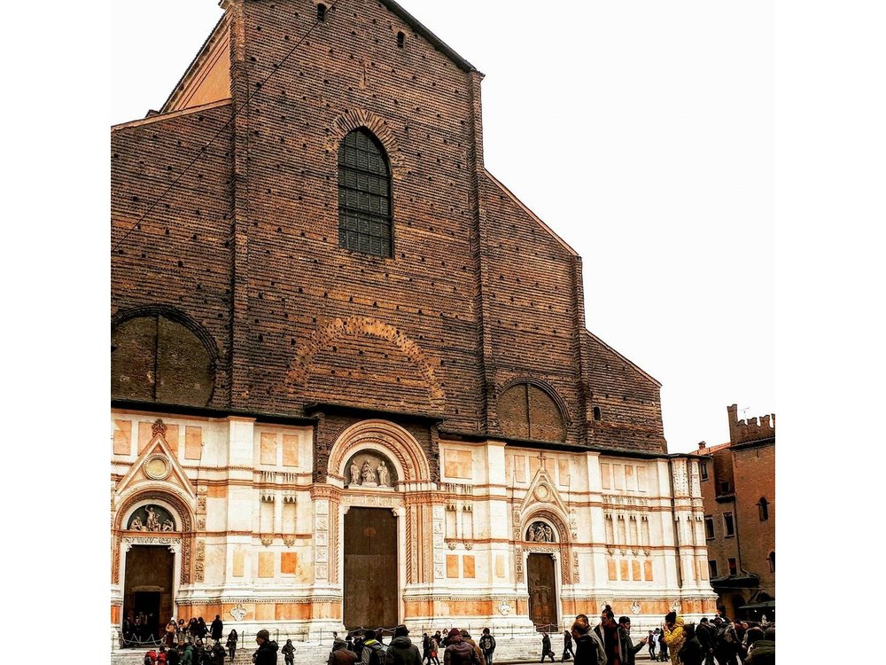 Private or semi-private tour of the historic center of Bologna