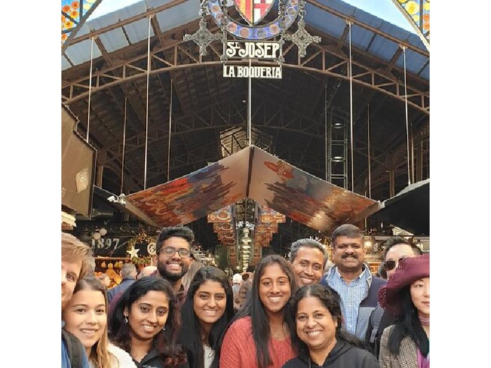 Taste of Barcelona: Boqueria Market, Tapas & History Tour