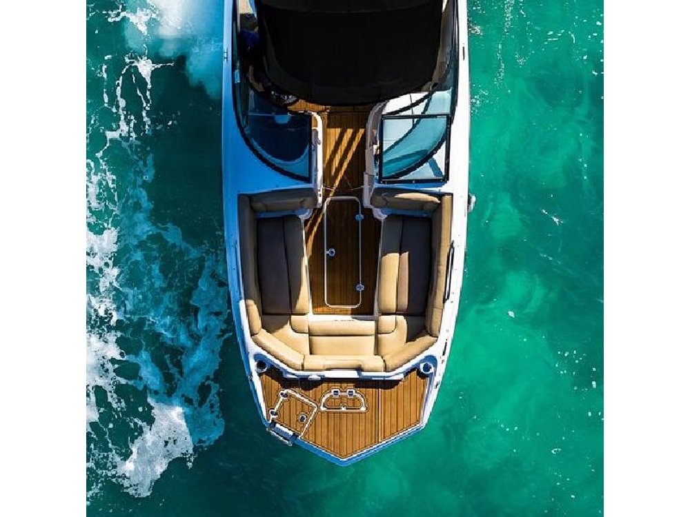 Private Miami Beach Boat Tour: Celebrity Homes, raccoons & more