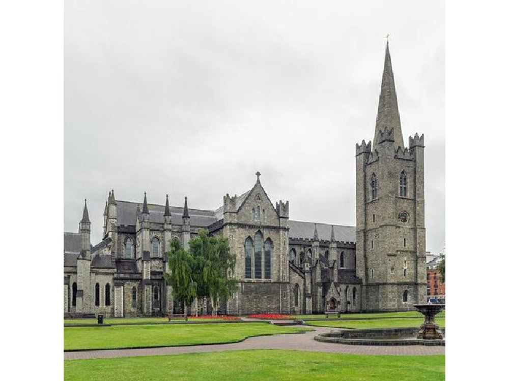 Private Dublin City Tour with Castles, Cathedrals & Culture