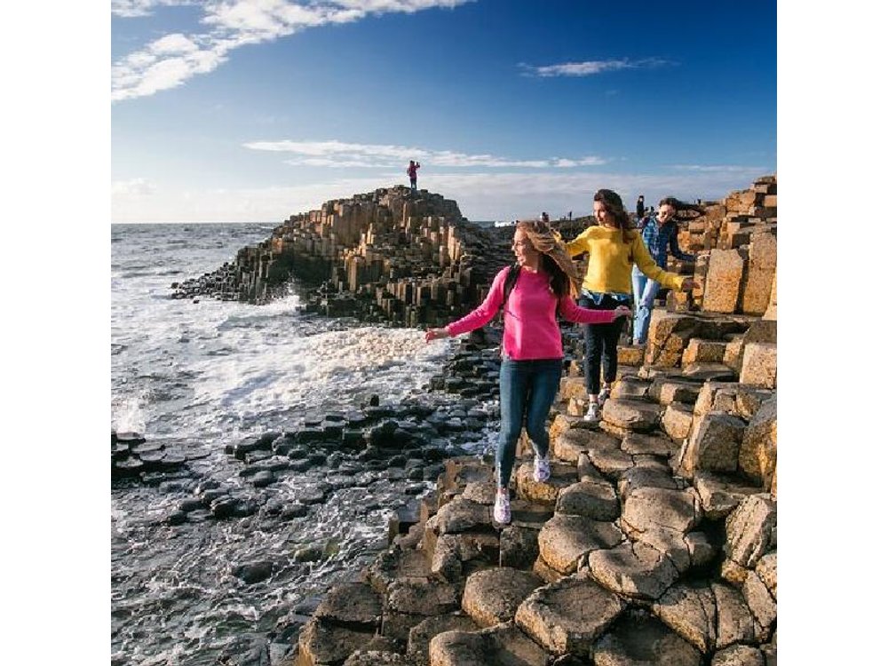 Giant’s Causeway Private Driving Tour with Hometown Tours Belfast
