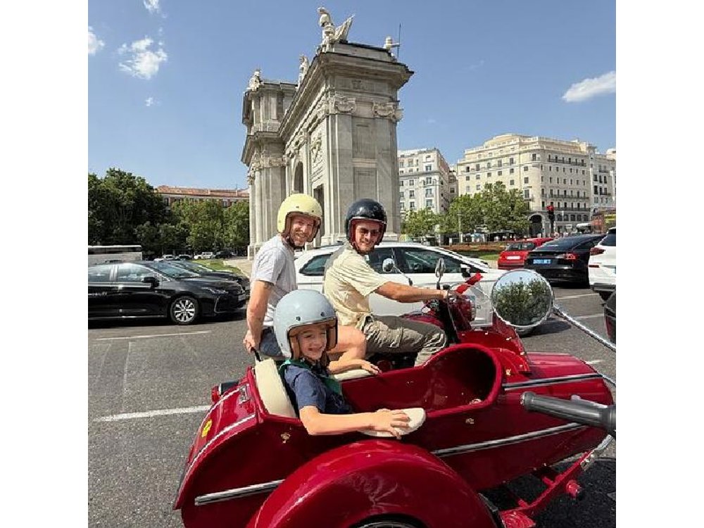 Madrid Highlights: Private Vintage Sidecar Tour (1 Hour)