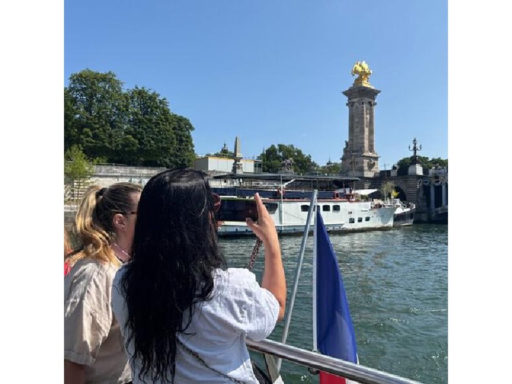 Paris Seine River Hop-On Hop-Off Sightseeing Cruise