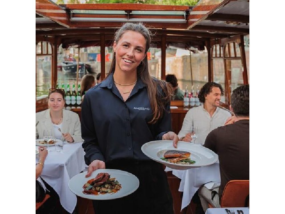 Amsterdam: Exclusive 3-course Dinner Canal Cruise