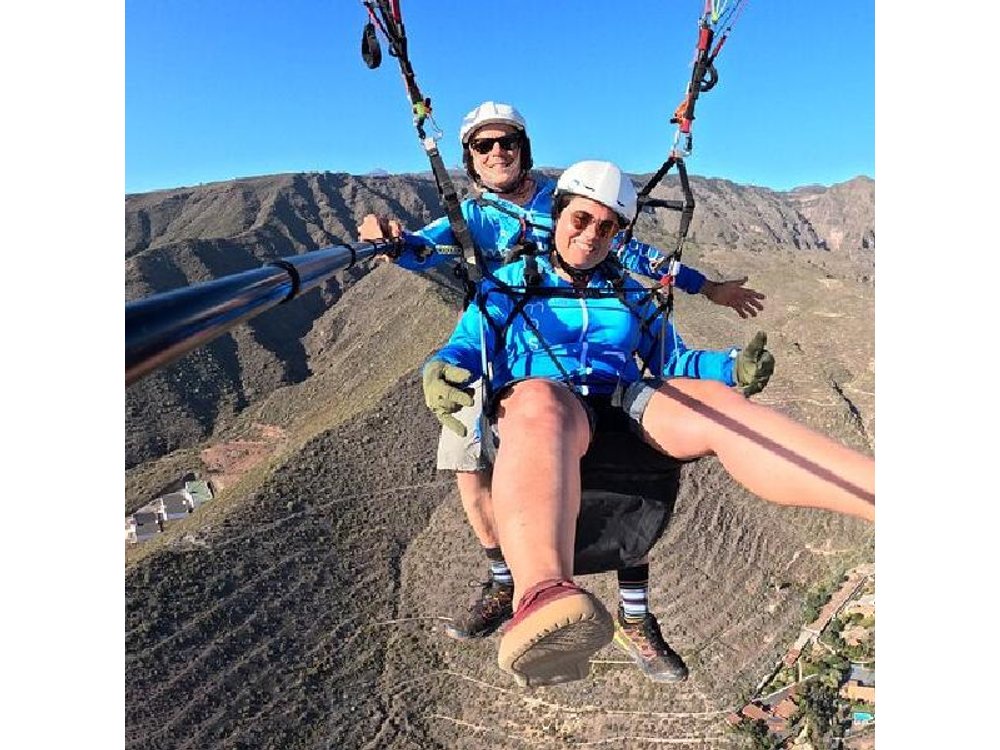 Paragliding Tandem Flight in Tenerife South ¡HOLA!