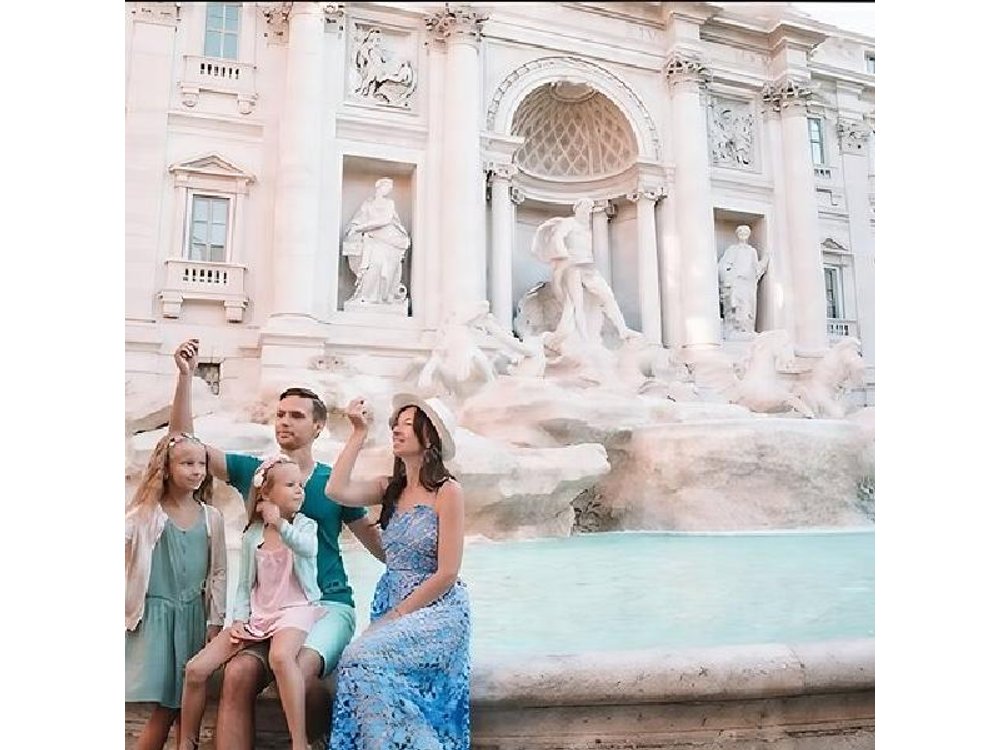 Private Tour of Vatican and Rome's Icons - lunch & Luxury Cars!