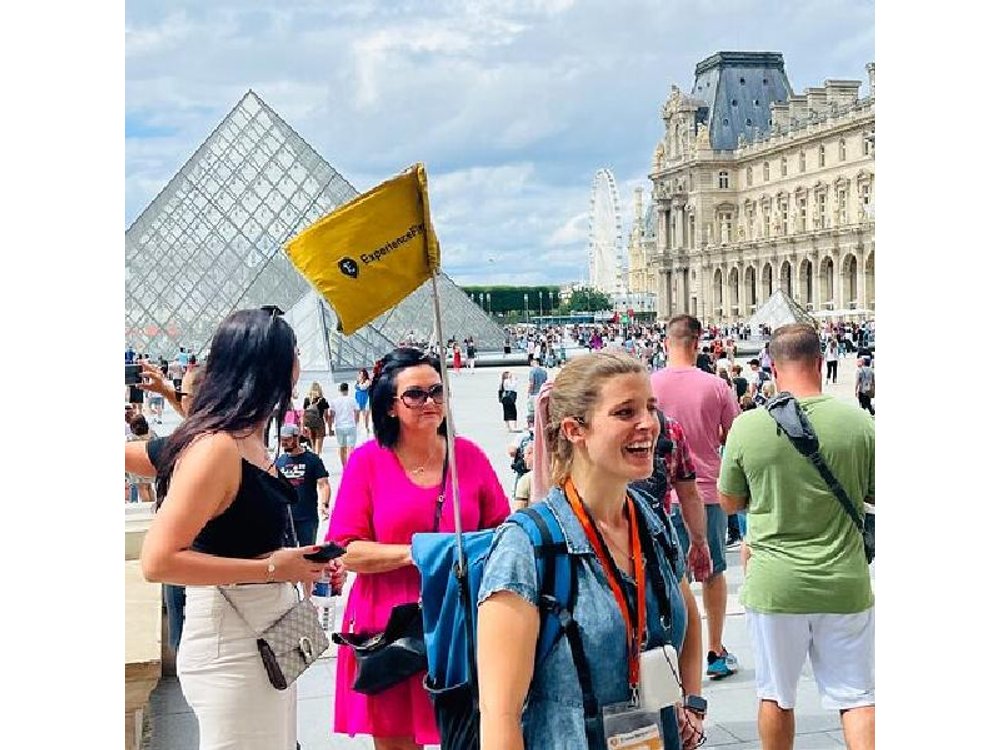 Paris TV Character Walking Tour with Optional Seine River Cruise