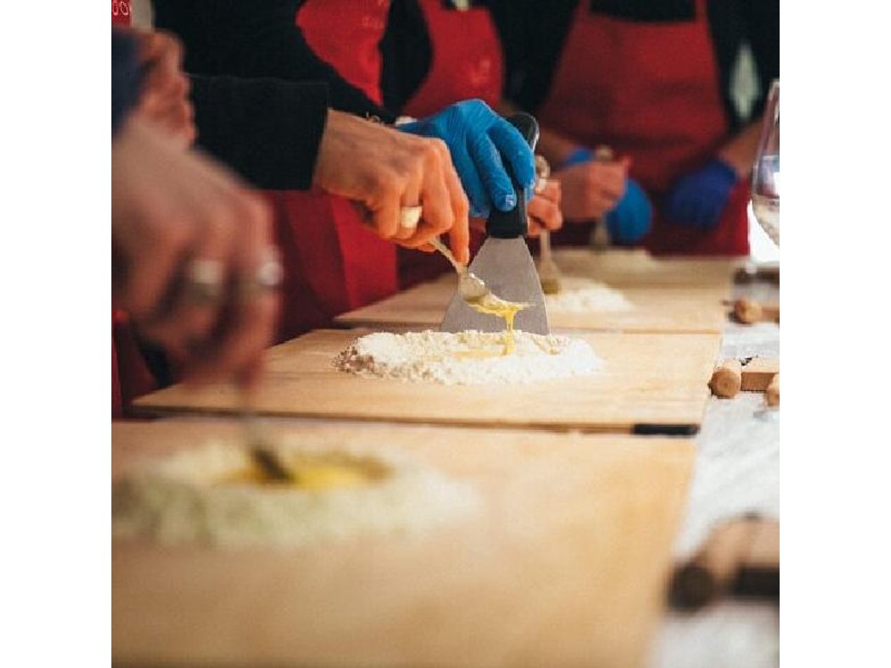 Authentic Italian Pasta Making Class in Rome
