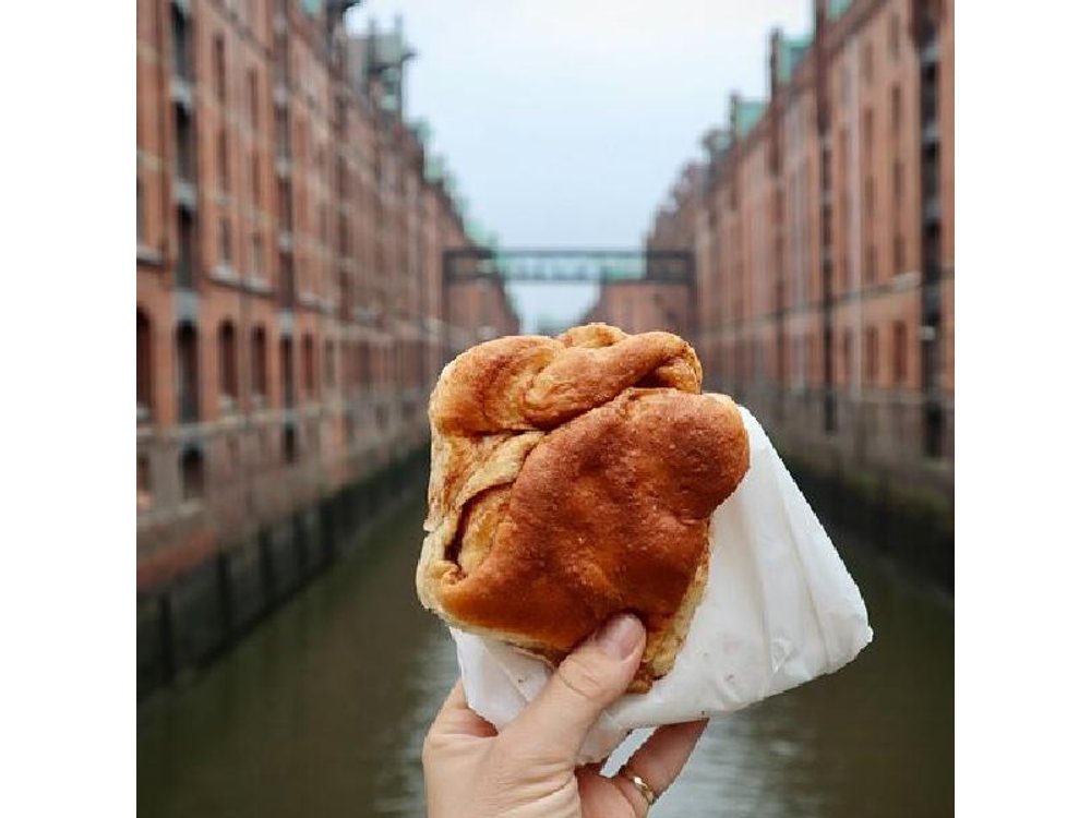 Hamburg Walking Food Tour with 7 Authentic Local Dishes