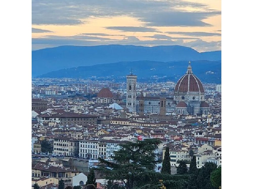 Florence Golden Hour Walking tour with Sunset Experience.