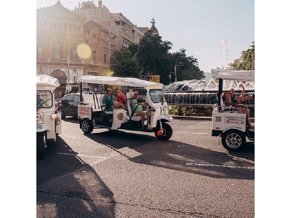 Official Tuk Tuk BCN l Barcelona 3 Hours City Tour