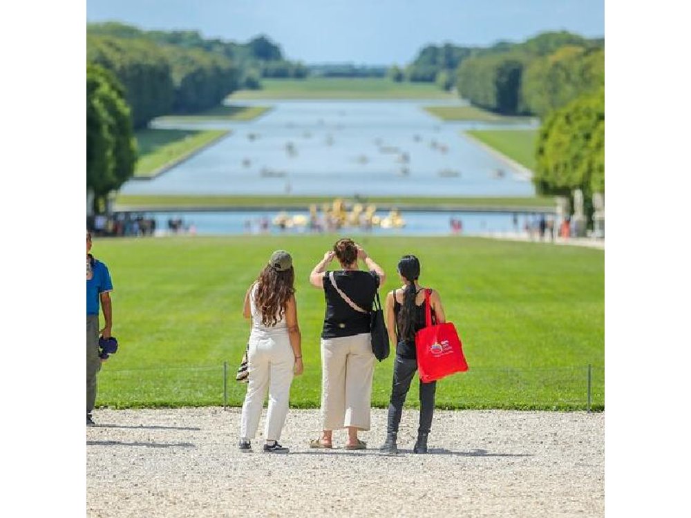 Versailles Palace Guided Day Tour and Trianon from Paris