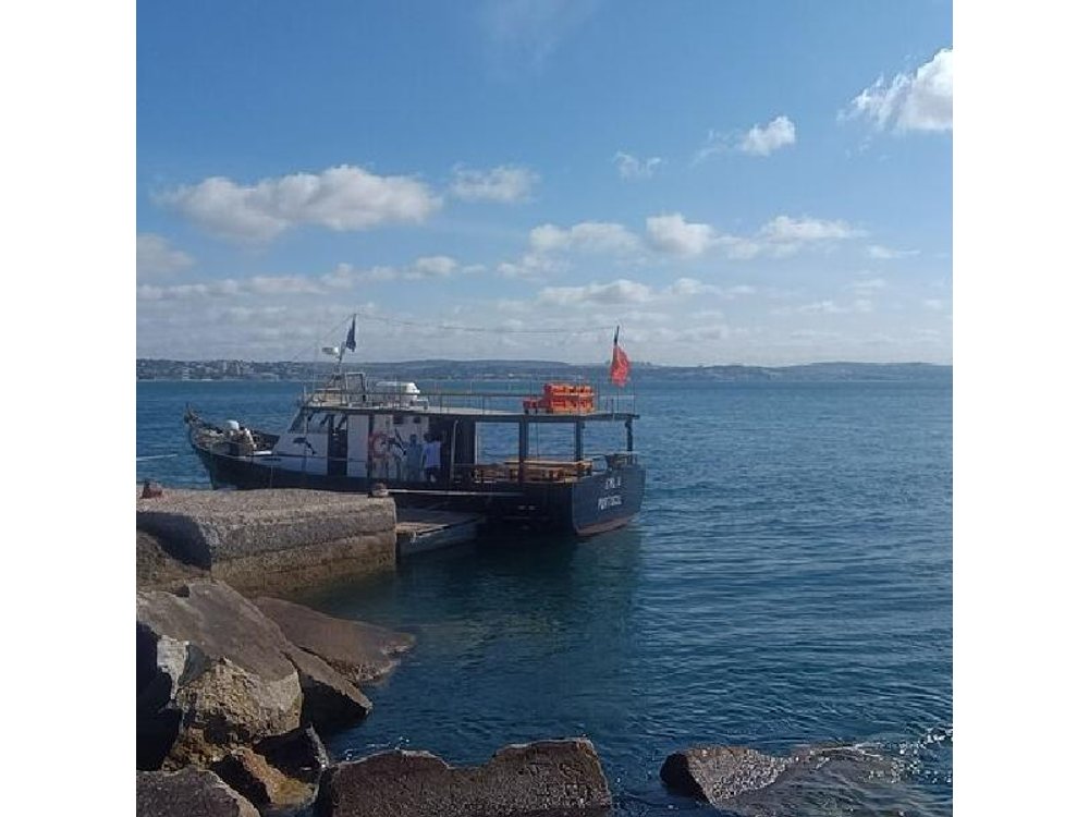 Cascais to Lisbon Sunset Cruise With Open Bar