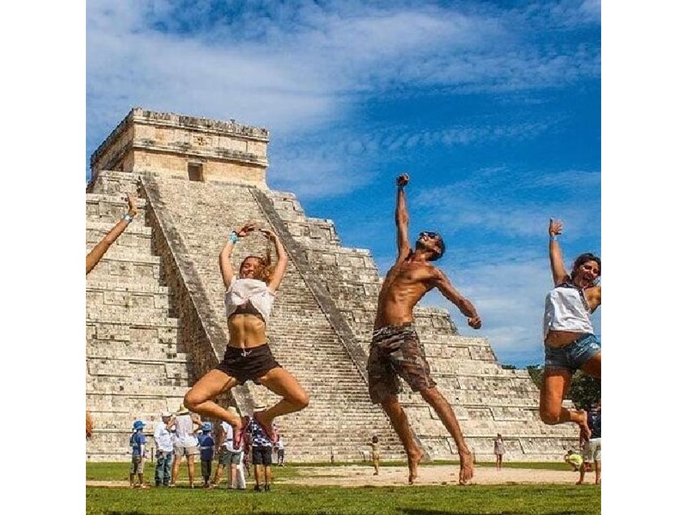 Chichen Itza, 2 cenotes Ik Kil and Hubiku, visit to Valladolid