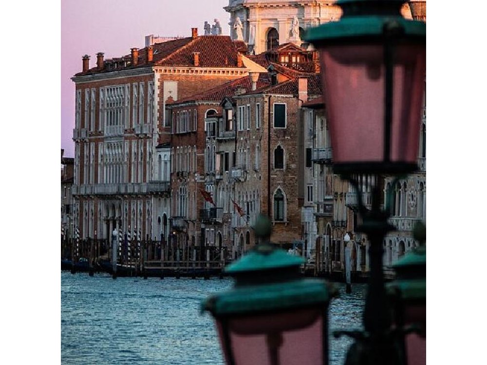 Live Venice as a local departing from Padua
