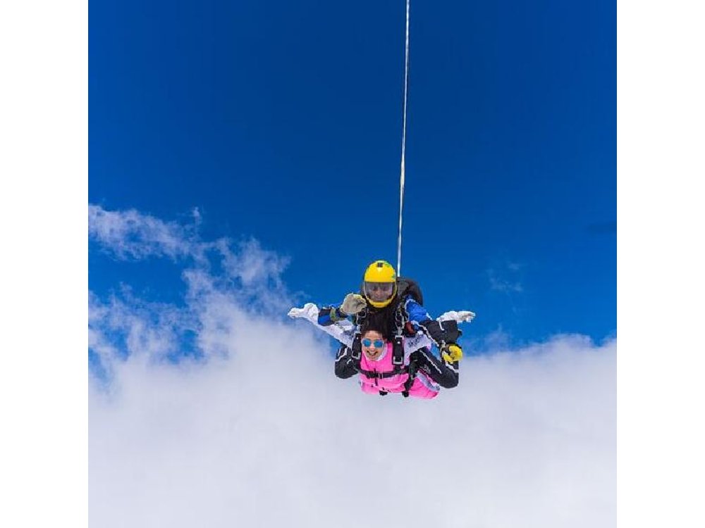 Premium Skydiving Portugal 15,000ft Freefall near Lisbon