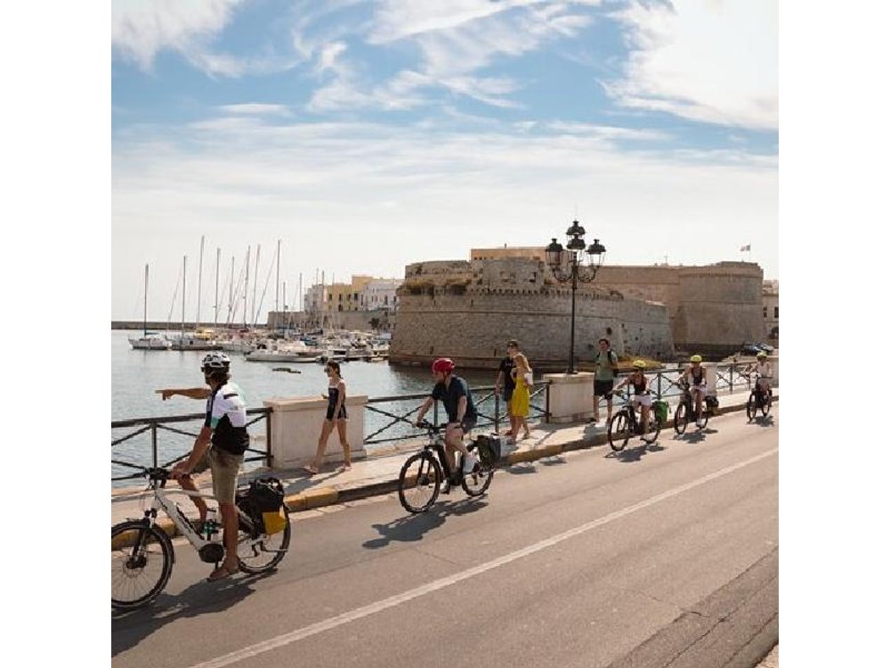 Lecce to Gallipoli E-Bike Tour with Swim, Farm Tasting +Taxi back