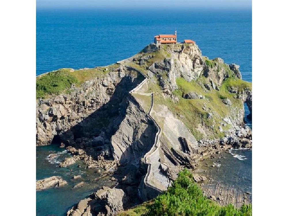Luxury Bilbao Tour Dragonstone Guggenheim and deluxe Lunch