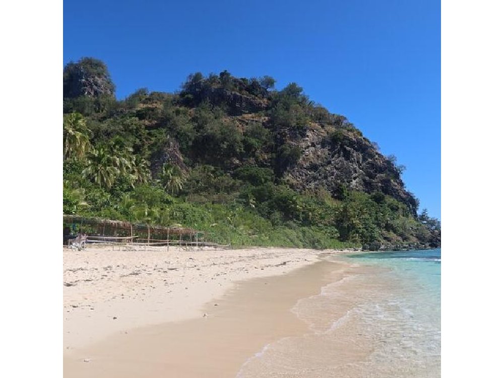 Cruisin’ Fiji: Monuriki, Mana Sand Bar & Snorkelling Day Cruise