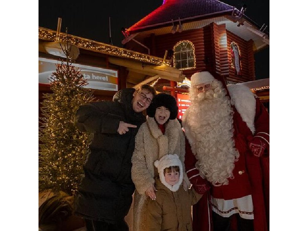 Rovaniemi Santa Claus Village Husky and Reindeer Tour VIP VAN