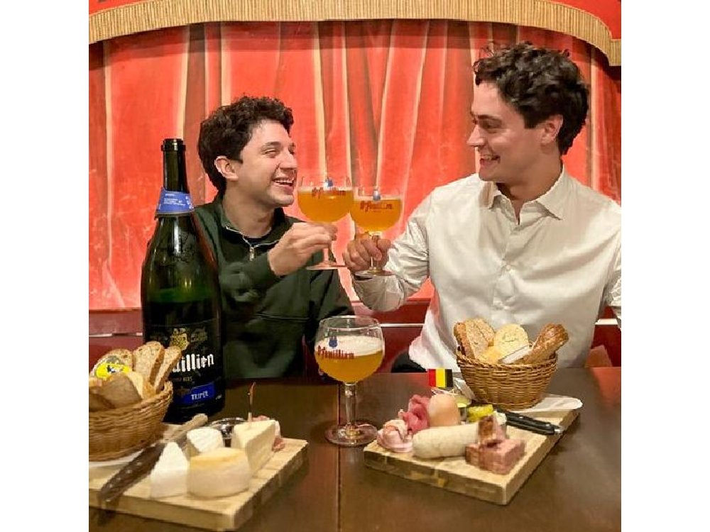Brussels Food Tour: 10 Tastings of Waffles, Beers, Fries & More