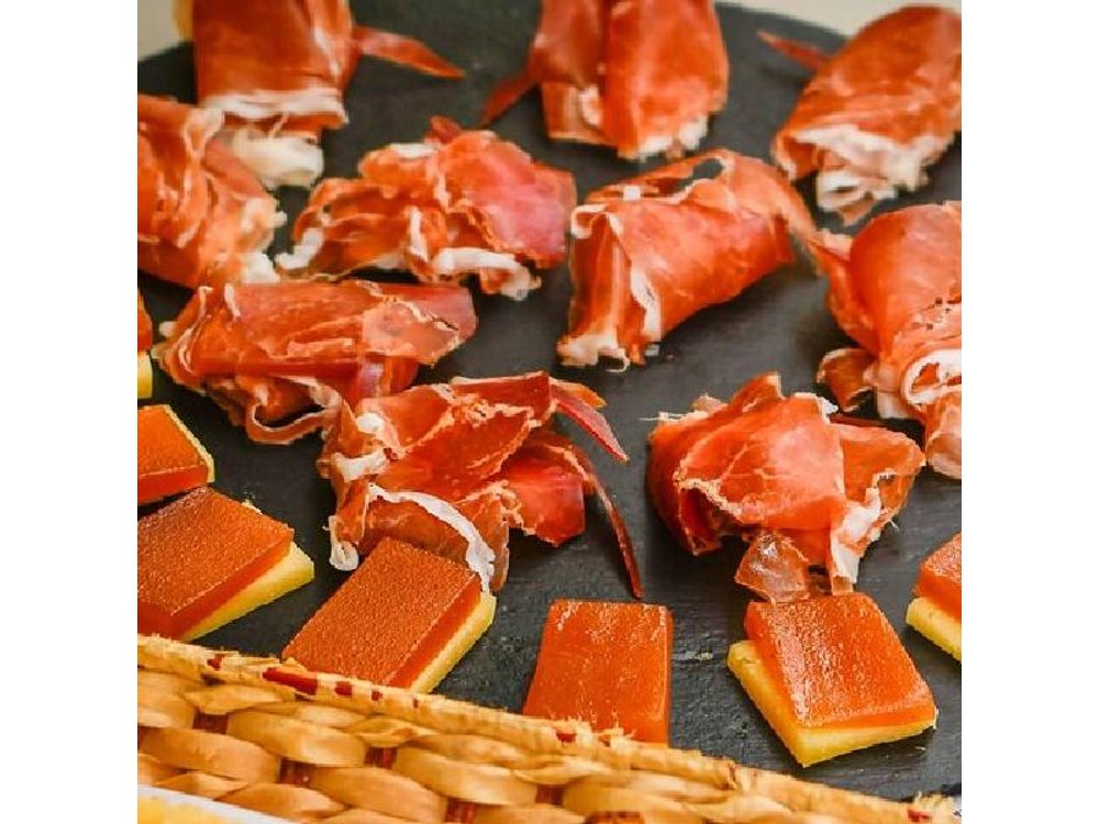 Slow Food Lisbon & Cultural Tour: Alfama, Mouraria & Baixa