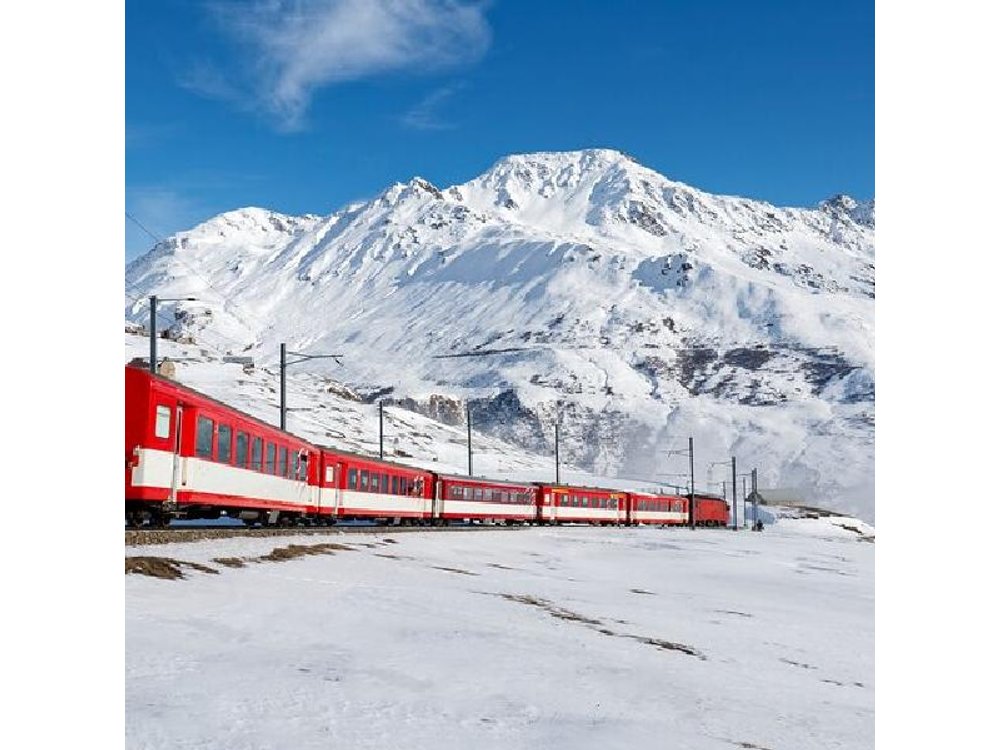 Glacier Express UNESCO Views & St. Moritz Tour | From Zurich